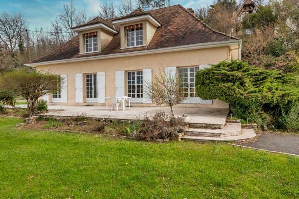 Maison contemporaine - Le bugue Secteur Le Bugue : Maison de plain pied avec piscine et sous sol