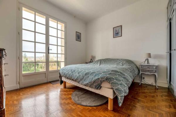 Maison contemporaine - Le bugue Secteur Le Bugue : Maison de plain pied avec piscine et sous sol
