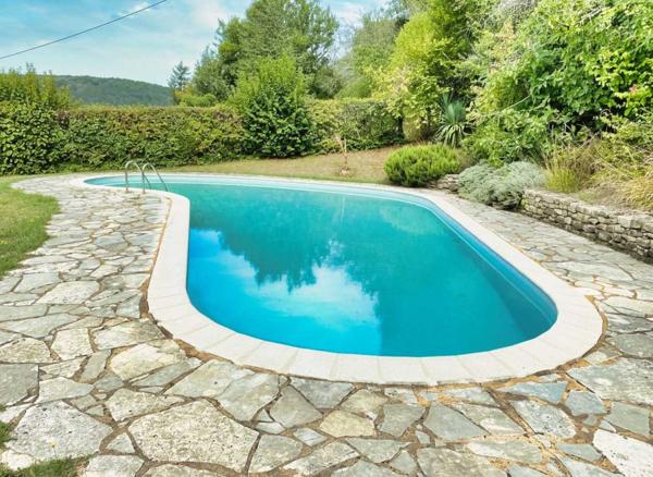 Maison contemporaine - Le bugue Secteur Le Bugue : Maison de plain pied avec piscine et sous sol