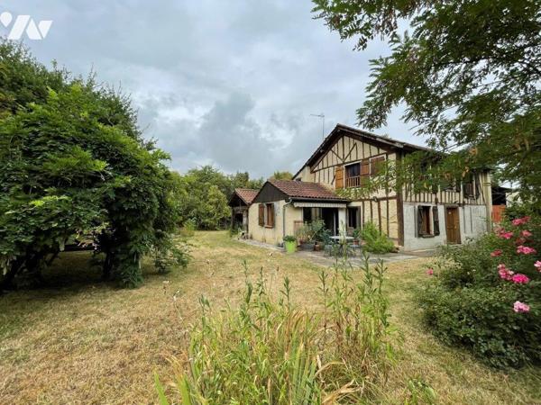 MARCIAC (Gers) Cœur de village, belle maison ancienne proche tous commerces/commodités.
