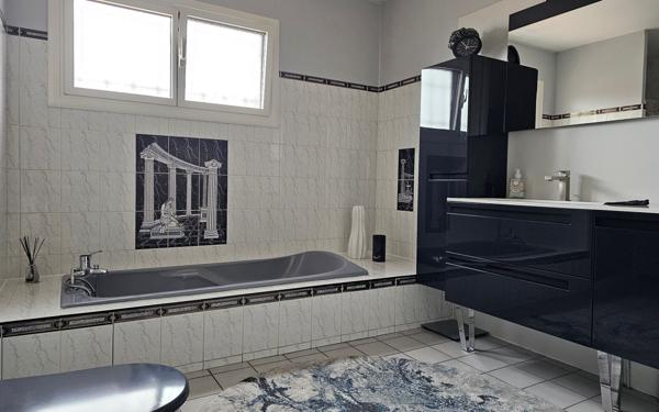 Maison à vendre    7 pièces • 161,86 m2 Saint-Étienne