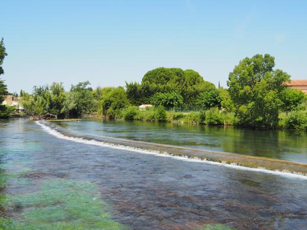 L'Isle-sur-la-Sorgue (84800) Magnifique propriété en bord de Sorgue