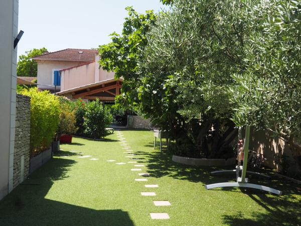 L'Isle-sur-la-Sorgue (84800) Magnifique propriété en bord de Sorgue