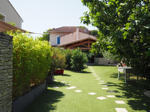 L'Isle-sur-la-Sorgue (84800) Magnifique propriété en bord de Sorgue