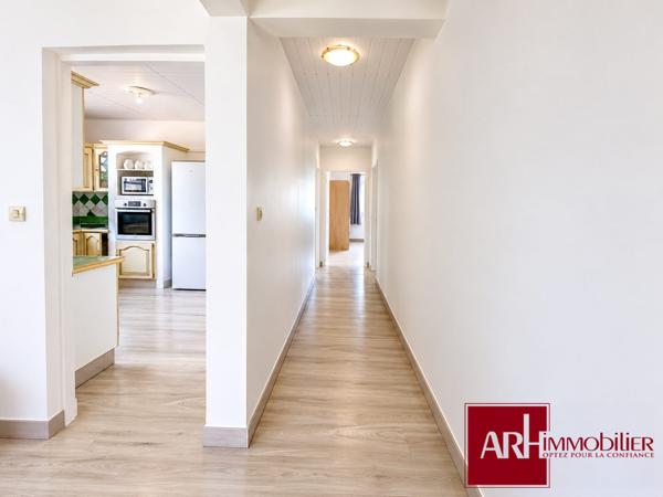A VENDRE - joli T4 - 1 er étage - refait à neuf +coursive+parking