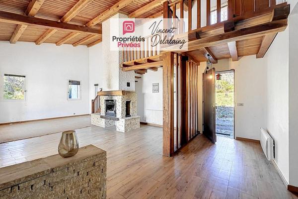 Maison individuelle T5 6 en R+1 avec sous-sol et garage sur grand terrain clos