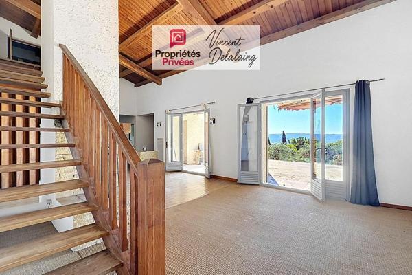 Maison individuelle T5 6 en R+1 avec sous-sol et garage sur grand terrain clos