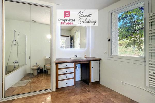 Maison individuelle T5 6 en R+1 avec sous-sol et garage sur grand terrain clos