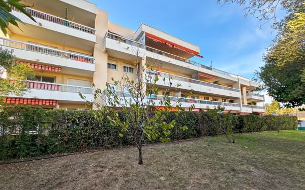 Appartement à vendre    2 pièces • 45 m2 Antibes