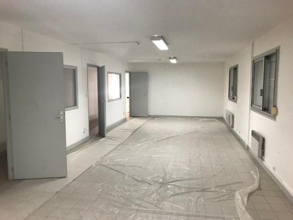NOUVELLE OPPORTUNITE : A LOUER Local d'activité Saint Herblain 540 m²