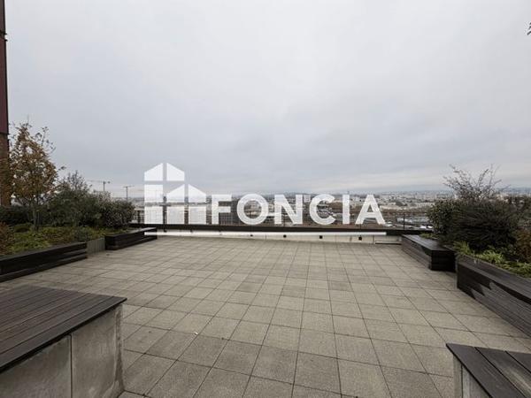 Location Studio 30.3 m² - 33 RUE VOLTA Saint Denis 93200