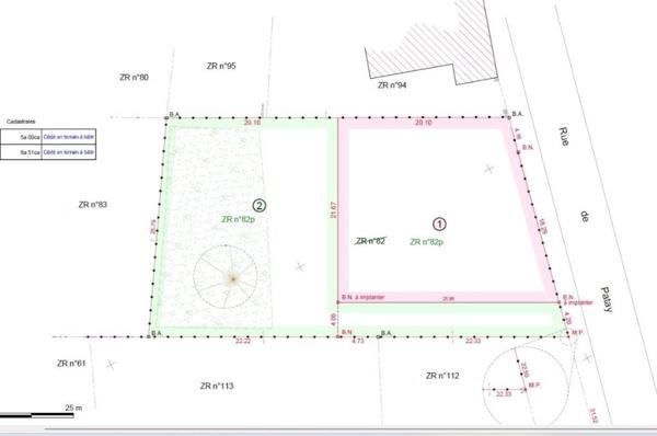 Terrain constructible d'une superficie de 651 m²