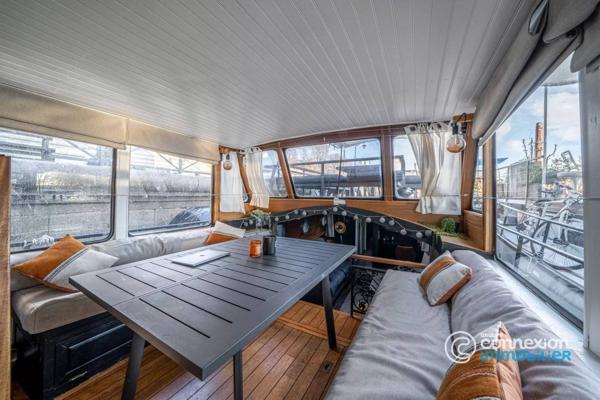 Péniche 45 m² – Port des Champs-Élysées – Pont Alexandre III
