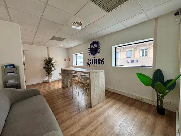 69007 LYON - Vente Bureaux  326 m²,  rue de l université