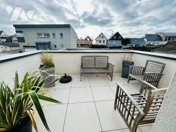 Venez découvrir ce bien rare à la vente.
Construction de 2019 avec de très beaux volumes et de...