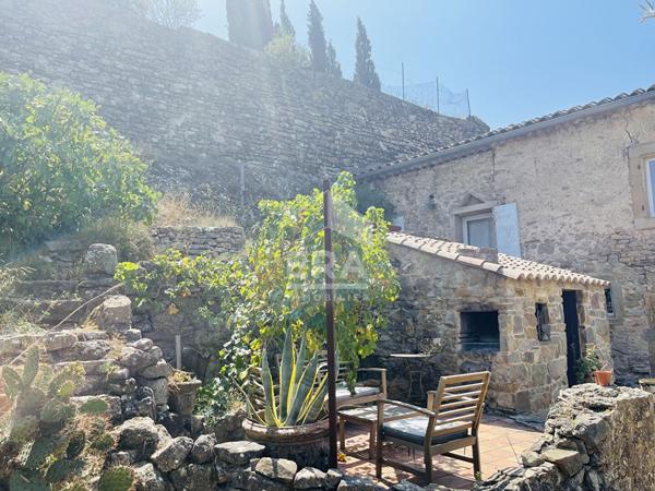 Maison en pierre avec vue panoramique - un cadre unique