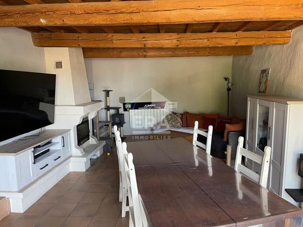 Maison en pierre avec vue panoramique - un cadre unique