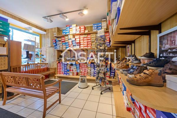 CESSION DE FONDS DE COMMERCES CHAUSSURES POUR ENFANTS LEVALLOIS local commercial de 44 m2 avec une vitrine de 8 mètres