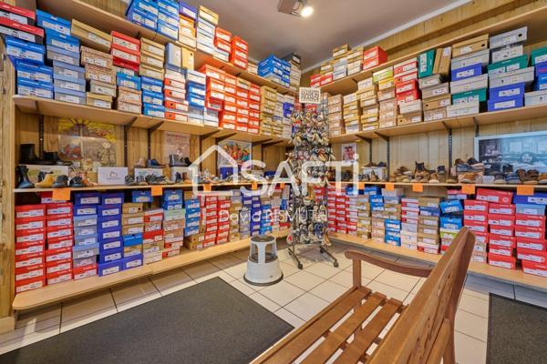 CESSION DE FONDS DE COMMERCES CHAUSSURES POUR ENFANTS LEVALLOIS local commercial de 44 m2 avec une vitrine de 8 mètres