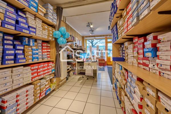 CESSION DE FONDS DE COMMERCES CHAUSSURES POUR ENFANTS LEVALLOIS local commercial de 44 m2 avec une vitrine de 8 mètres