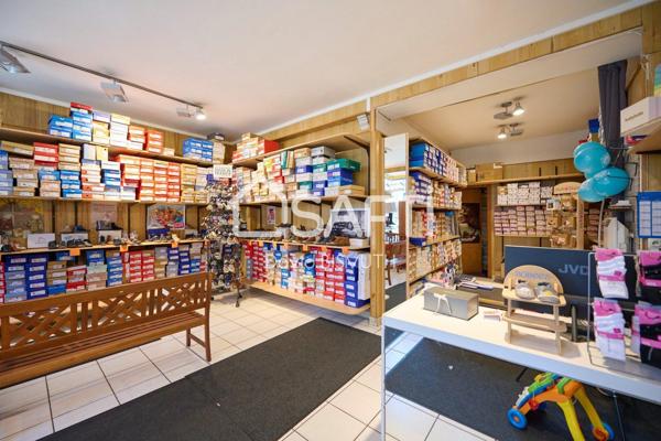 CESSION DE FONDS DE COMMERCES CHAUSSURES POUR ENFANTS LEVALLOIS local commercial de 44 m2 avec une vitrine de 8 mètres