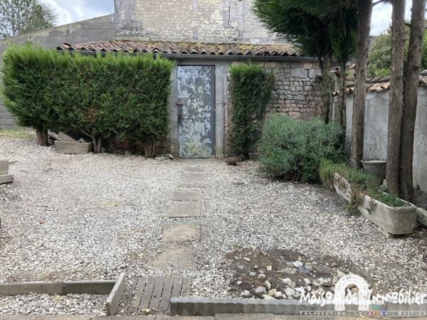 Location Maison de campagne - 2 chambres et jardinet - 98m² - SEGONZAC