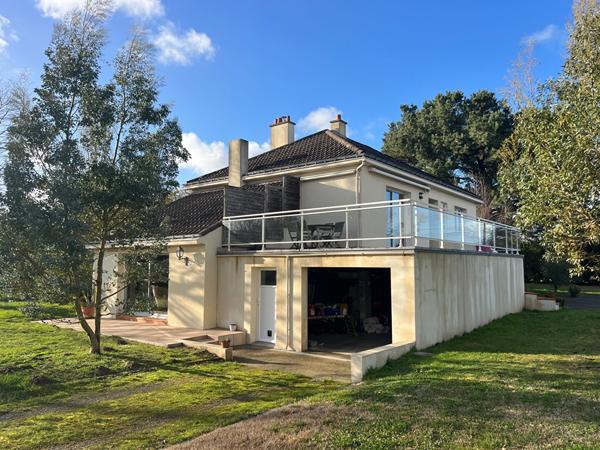 MAISON SAINT JULIEN DE CONCELLES 3 CHAMBRES ET 1 BUREAU