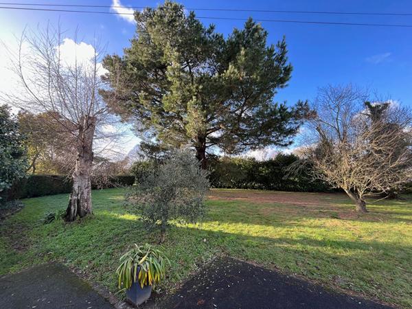 MAISON SAINT JULIEN DE CONCELLES 3 CHAMBRES ET 1 BUREAU