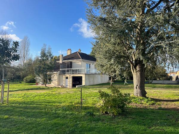 MAISON SAINT JULIEN DE CONCELLES 3 CHAMBRES ET 1 BUREAU