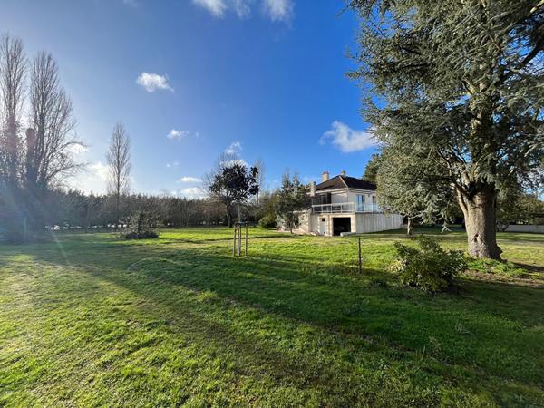 MAISON SAINT JULIEN DE CONCELLES 3 CHAMBRES ET 1 BUREAU