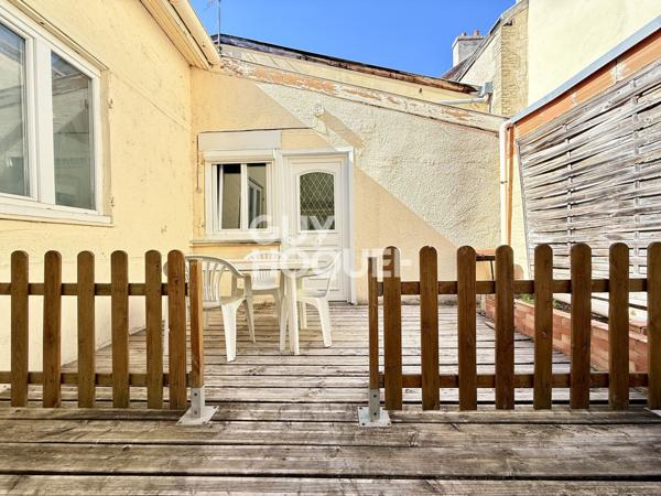Appartement T1 avec mezzanine à vendre à Reims, quartier Cernay, avec terrasse