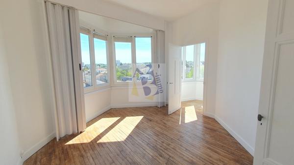 Vente appartement Angouleme (16000), 123.00m² avec 5 pièce(s) dont 3 chambre(s). Agence Allard Brimeaud