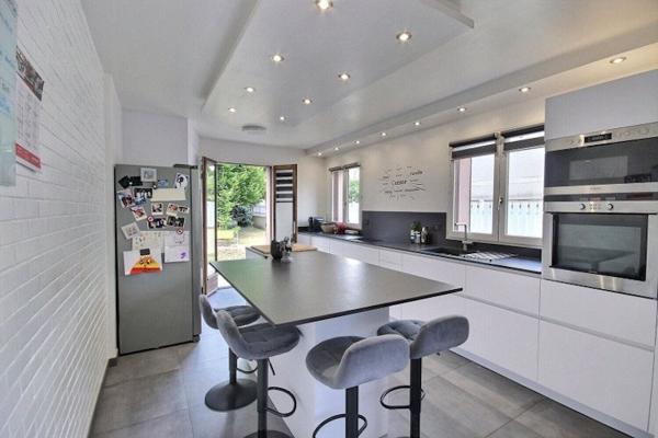 Maison La Ville Du Bois 6 pièce(s) 191.89 m2