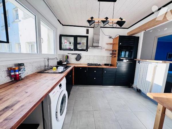 BREST, secteur PILIER ROOUGE/ SAINT MARC. A proximité immédiate des commodités et transports. C...