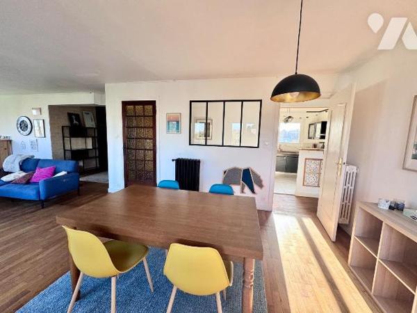 BREST, secteur PILIER ROOUGE/ SAINT MARC. A proximité immédiate des commodités et transports. C...