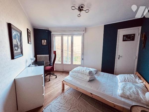 BREST, secteur PILIER ROOUGE/ SAINT MARC. A proximité immédiate des commodités et transports. C...