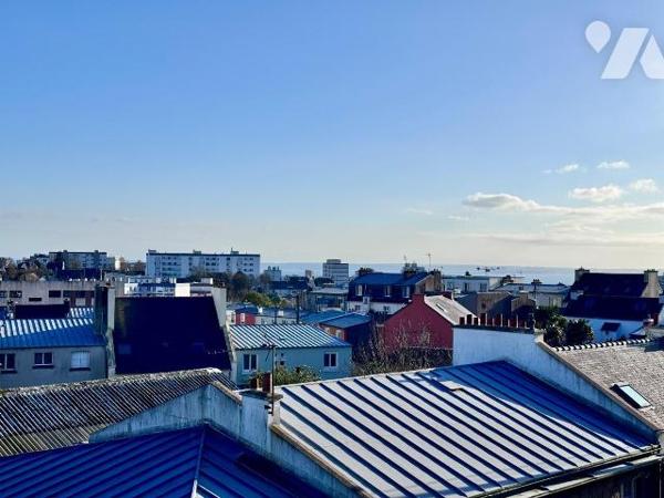 BREST, secteur PILIER ROOUGE/ SAINT MARC. A proximité immédiate des commodités et transports. C...