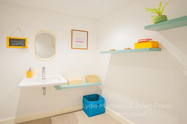 EXCLUSIVITE REZÉ - PONT-ROUSSEAU / BORDS DE SE?VRE - Local commercial (90 m²)