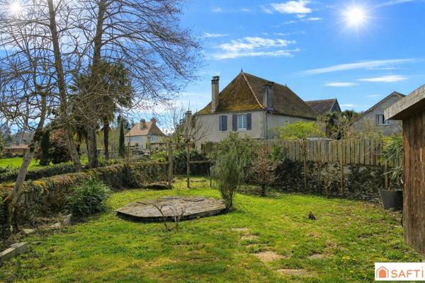 Maison Béarnaise de 252 m2, 11 pièces, 7 chambres, dépendance