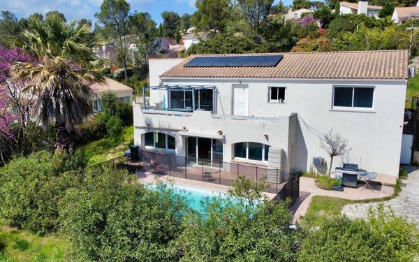 Maison à vendre    6 pièces •  Saint-Clément-de-Rivière