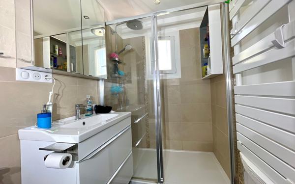 Maison à vendre    6 pièces •  Saint-Clément-de-Rivière