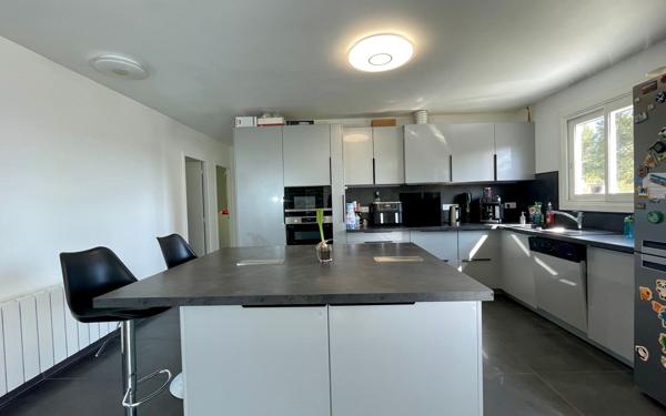 Maison à vendre    6 pièces •  Saint-Clément-de-Rivière