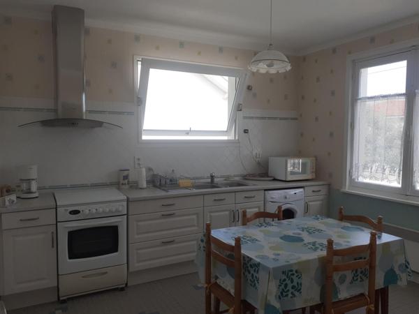 A la Barre de Monts, à quelques pas de la plage, charmante maison avec un petit sous-sol, sur une propriété de 522 m2.