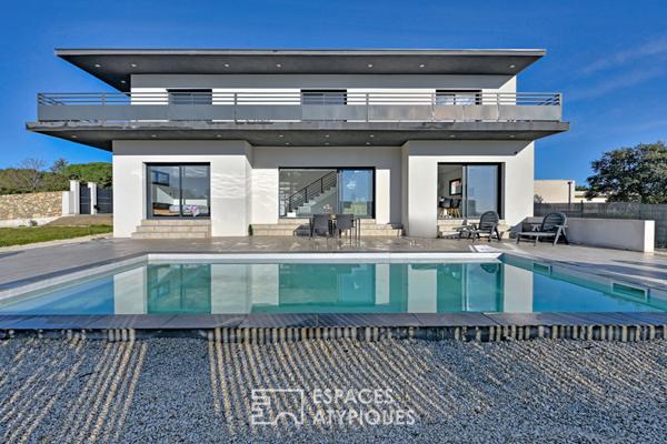 Villa contemporaine avec piscine collines Ouest