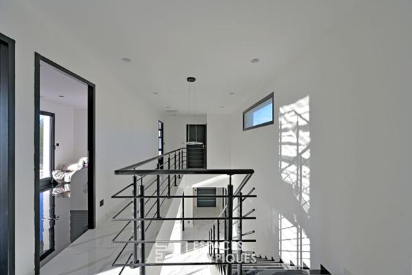 Villa contemporaine avec piscine collines Ouest