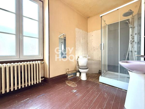 APPARTEMENT À VENDRE DE 5 PIÈCES DE 126,84 M²