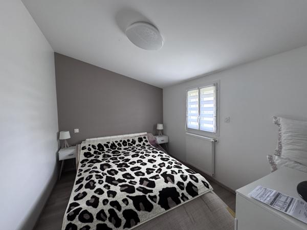 Ensemble avec maison d’habitation, hangar et terrain constructible