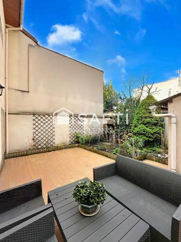 Maison de charme lumineuse sur trois niveaux, au calme à Drancy, avec terrasse, suite, garage et beaux volumes