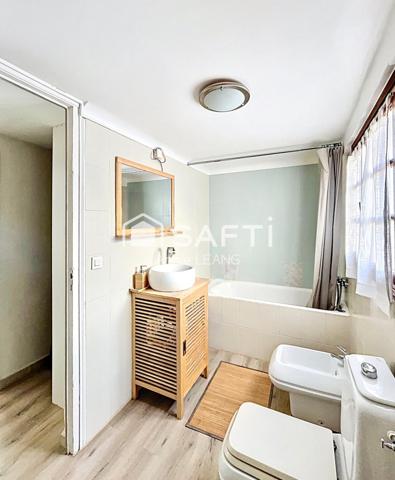 Maison de charme lumineuse sur trois niveaux, au calme à Drancy, avec terrasse, suite, garage et beaux volumes