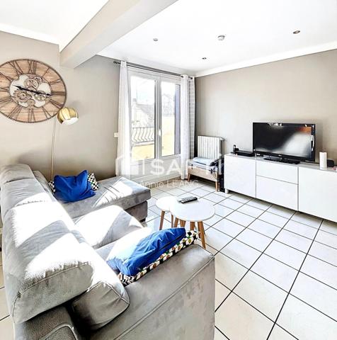 Maison de charme lumineuse sur trois niveaux, au calme à Drancy, avec terrasse, suite, garage et beaux volumes